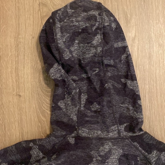 Lululemon | On Repeat Rulu Hoodie | Incognito Camo HTR Black | Size 8 - Picture 10 of 11
